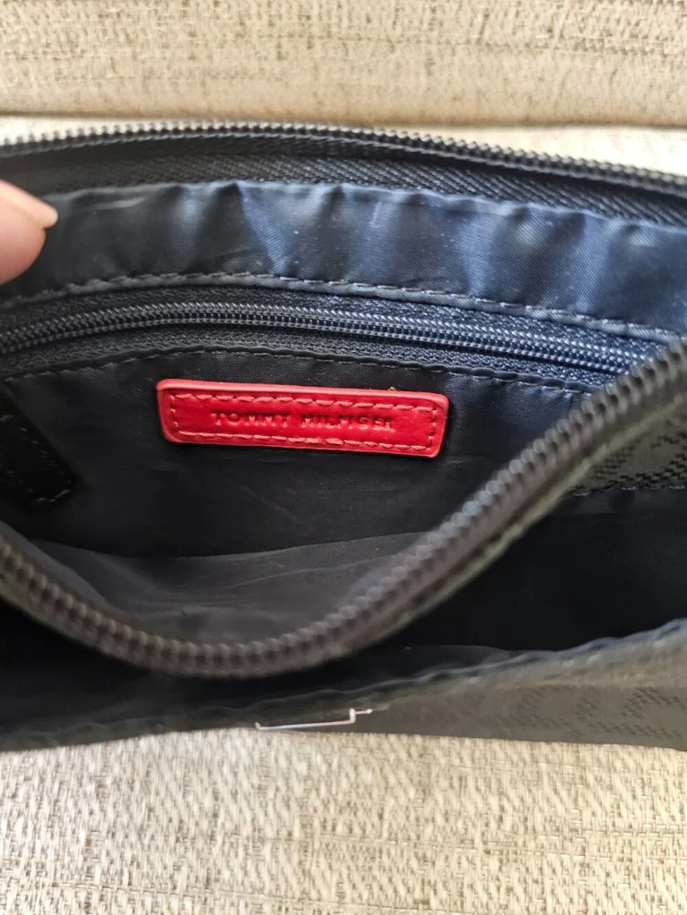 🖤 Tommy Hilfiger Black Monogram Wristlet Zip Pouch | Logo Jacquard | EUC
